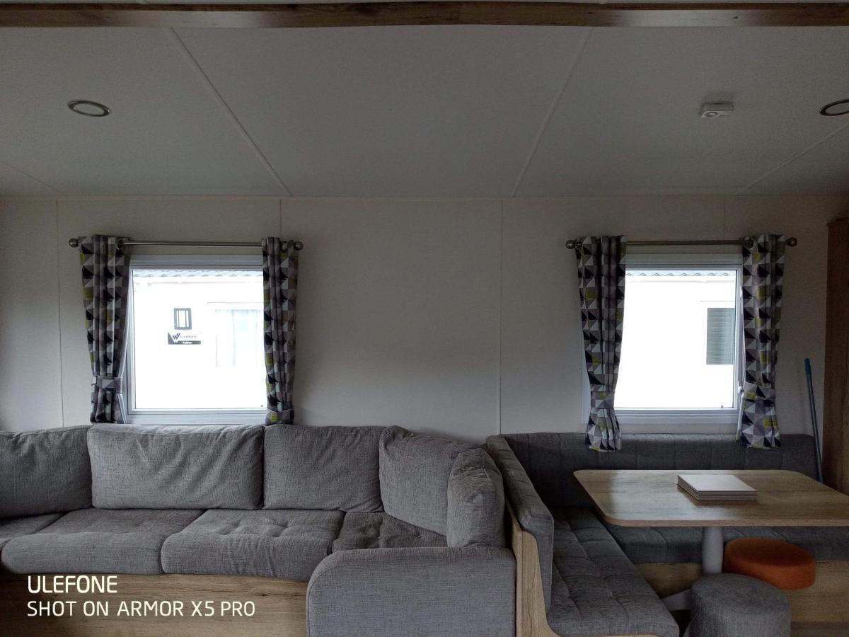 Exclusive 3 Bedroom Caravan, Sleeps 8 People At Parkdean Newquay Holiday Park, Cornwall, Uk ภายนอก รูปภาพ