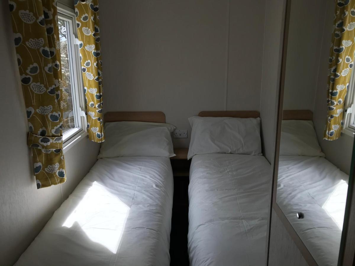 Exclusive 3 Bedroom Caravan, Sleeps 8 People At Parkdean Newquay Holiday Park, Cornwall, Uk ภายนอก รูปภาพ