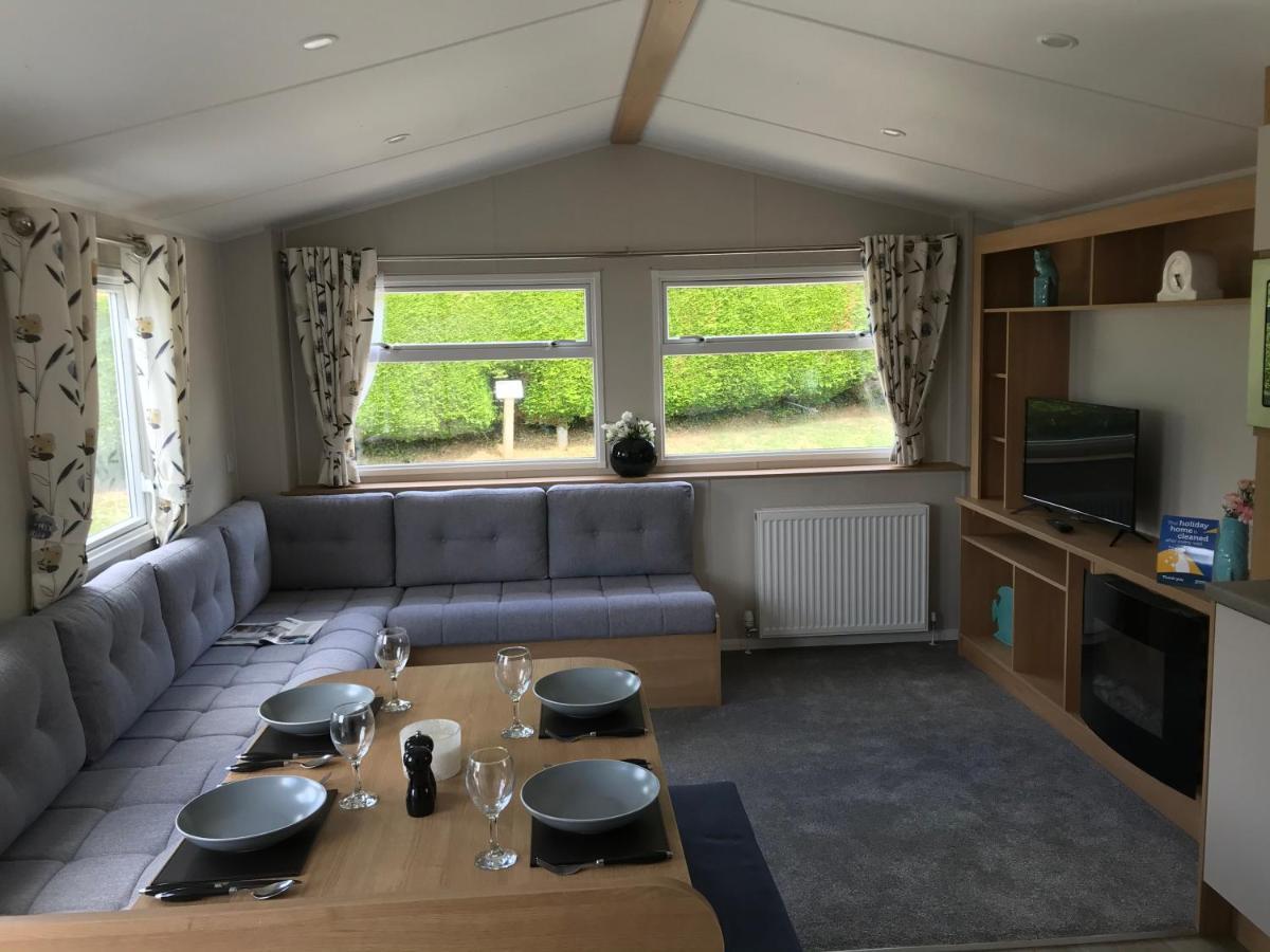 Exclusive 3 Bedroom Caravan, Sleeps 8 People At Parkdean Newquay Holiday Park, Cornwall, Uk ภายนอก รูปภาพ