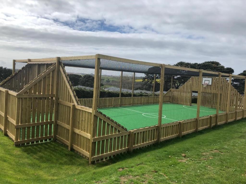 Exclusive 3 Bedroom Caravan, Sleeps 8 People At Parkdean Newquay Holiday Park, Cornwall, Uk ภายนอก รูปภาพ