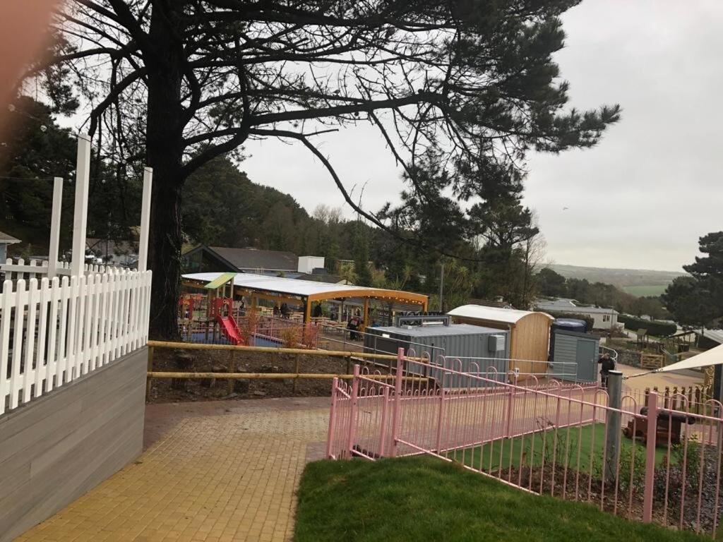 Exclusive 3 Bedroom Caravan, Sleeps 8 People At Parkdean Newquay Holiday Park, Cornwall, Uk ภายนอก รูปภาพ